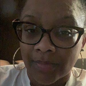 Meet your Posher, Deborah